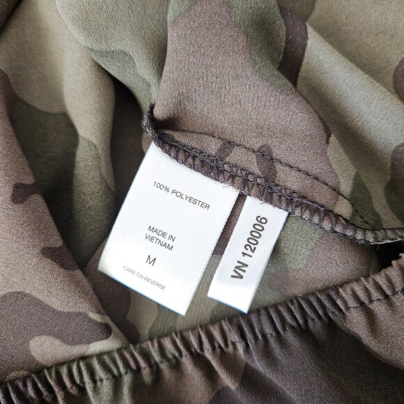 New York & Company Camo Print Blouse – Size M | Long Sleeve V-Neck Tunic - NWT - Picture 8 of 8